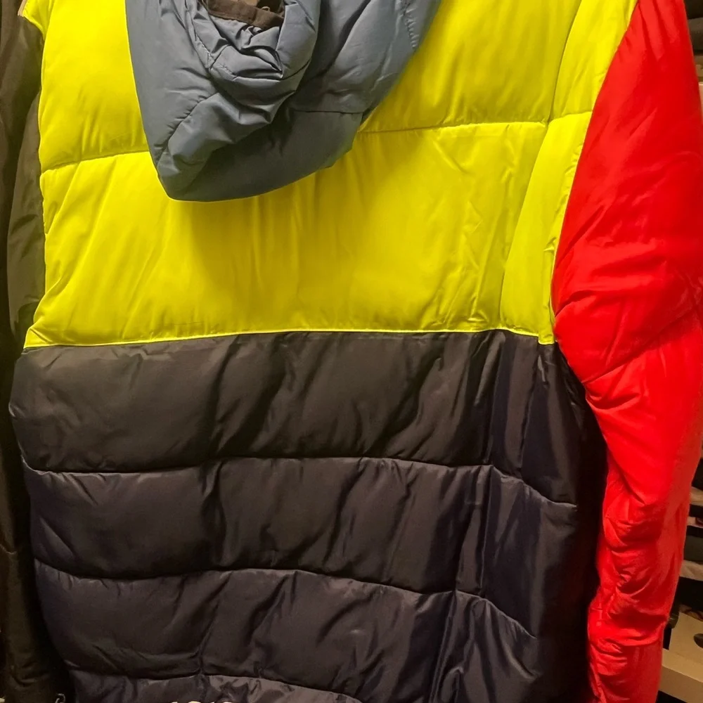Colorblock Puffer Jacket - Picture 3 of 3